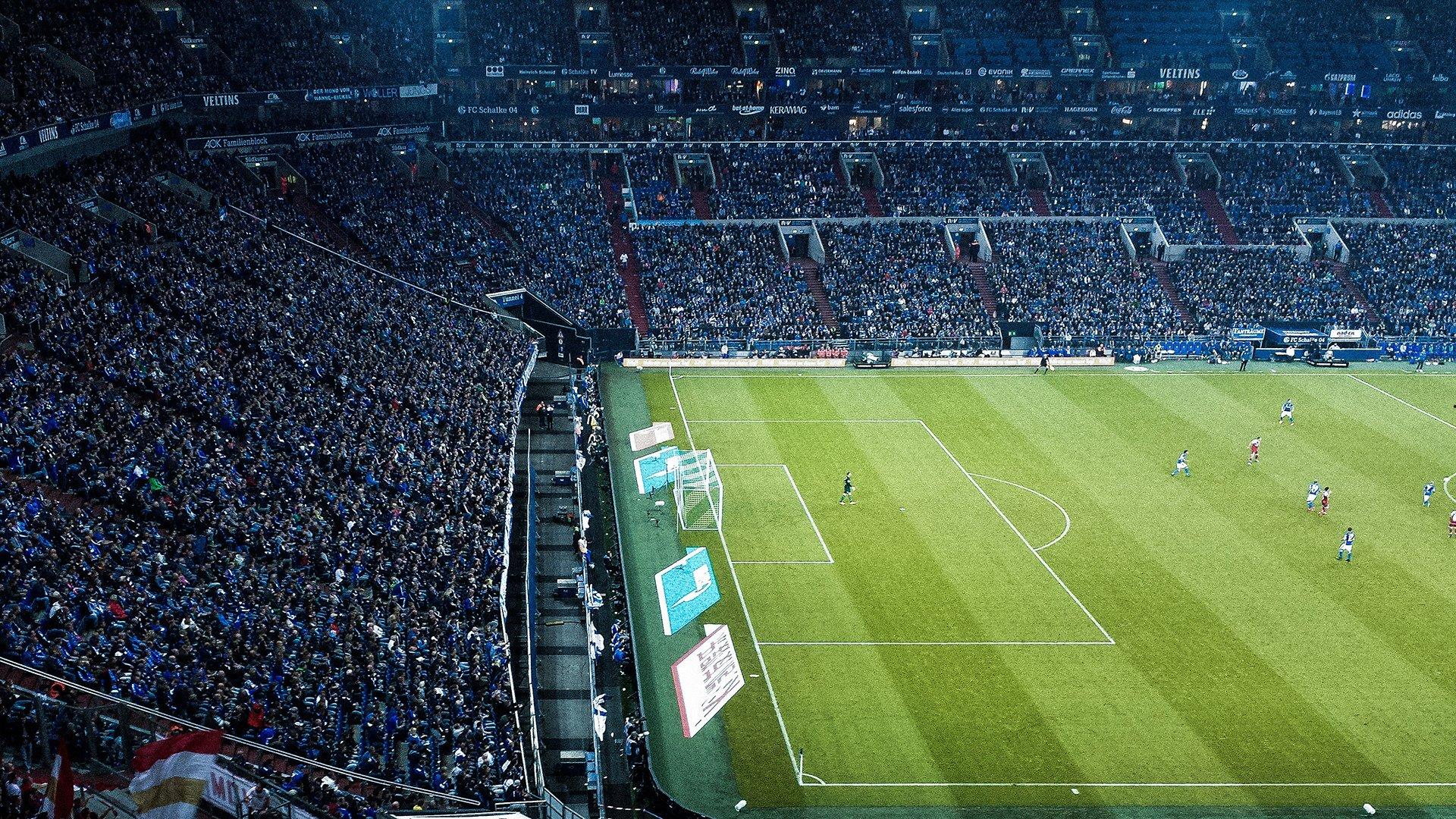 裁判也能隔扣了,业余篮球的未来在哪里?